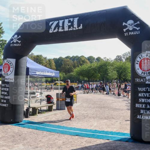 08.09.2024 - Stadtparktriathlon Luisa Fischer http://msf.ph/oto/7036884 08.09.2024 11:39:11 Ziel 428 meine-sportfotos.de