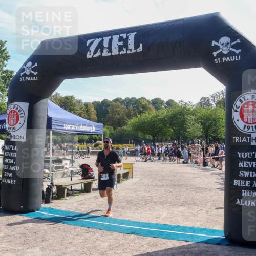 08.09.2024 - Stadtparktriathlon Luisa Fischer http://msf.ph/oto/7036885 08.09.2024 11:39:11 Ziel 428 meine-sportfotos.de