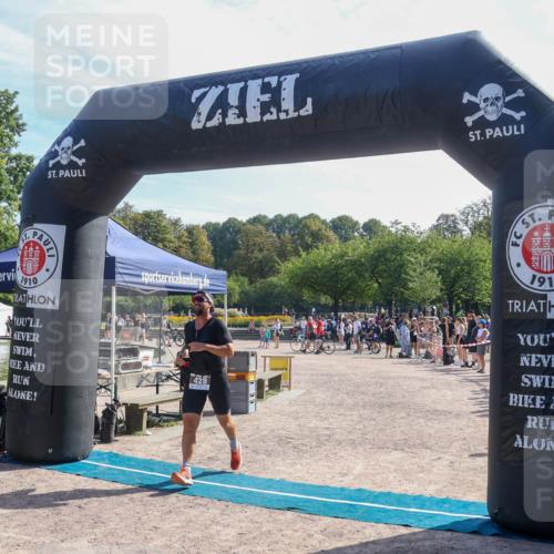 08.09.2024 - Stadtparktriathlon Luisa Fischer http://msf.ph/oto/7036886 08.09.2024 11:39:11 Ziel 428 meine-sportfotos.de