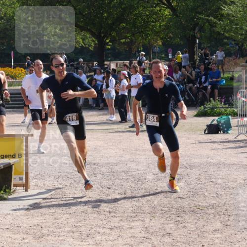 08.09.2024 - Stadtparktriathlon Luisa Fischer http://msf.ph/oto/7036887 08.09.2024 11:39:39 Ziel 380, 384, 406, 419 meine-sportfotos.de
