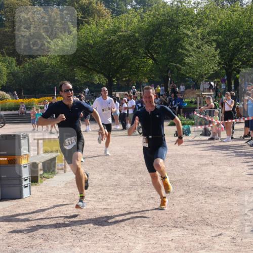 08.09.2024 - Stadtparktriathlon Luisa Fischer http://msf.ph/oto/7036890 08.09.2024 11:39:39 Ziel 380, 384, 406, 419 meine-sportfotos.de