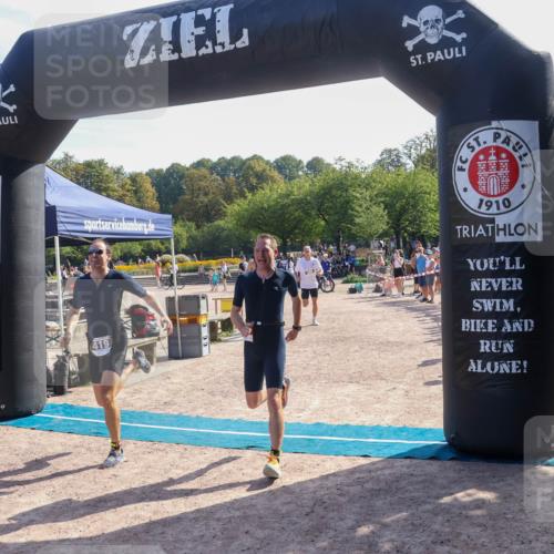 08.09.2024 - Stadtparktriathlon Luisa Fischer http://msf.ph/oto/7036892 08.09.2024 11:39:40 Ziel 380, 384, 406, 419 meine-sportfotos.de