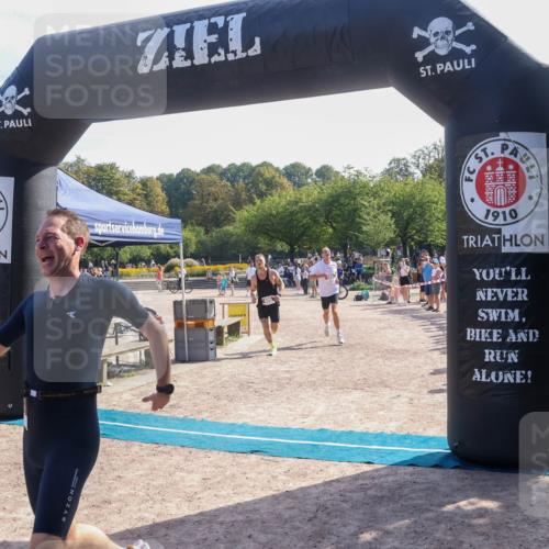 08.09.2024 - Stadtparktriathlon Luisa Fischer http://msf.ph/oto/7036894 08.09.2024 11:39:41 Ziel 380, 384, 406, 419 meine-sportfotos.de