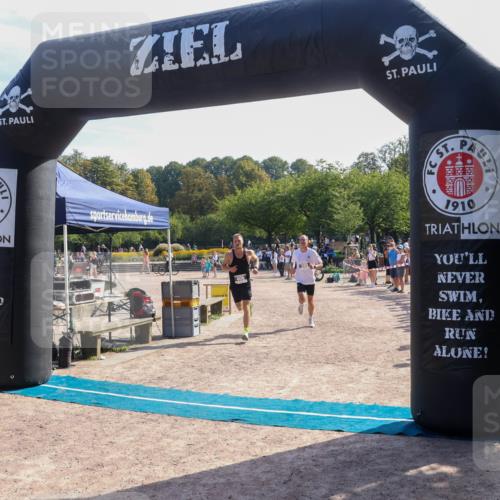 08.09.2024 - Stadtparktriathlon Luisa Fischer http://msf.ph/oto/7036895 08.09.2024 11:39:41 Ziel 380, 384, 406, 419 meine-sportfotos.de