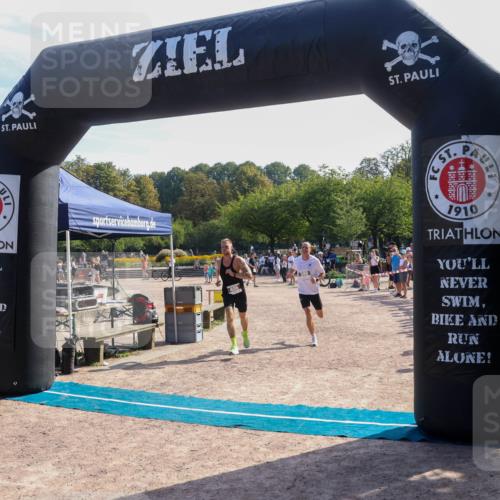 08.09.2024 - Stadtparktriathlon Luisa Fischer http://msf.ph/oto/7036896 08.09.2024 11:39:41 Ziel 380, 384, 406, 419 meine-sportfotos.de