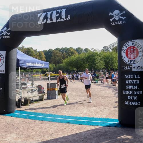08.09.2024 - Stadtparktriathlon Luisa Fischer http://msf.ph/oto/7036897 08.09.2024 11:39:42 Ziel 380, 384, 406, 419 meine-sportfotos.de