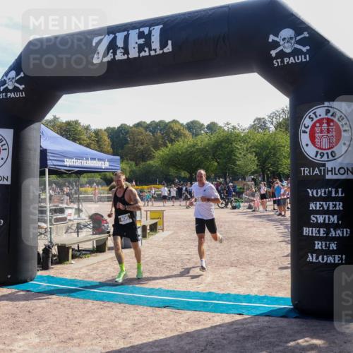 08.09.2024 - Stadtparktriathlon Luisa Fischer http://msf.ph/oto/7036899 08.09.2024 11:39:42 Ziel 380, 384, 406, 419 meine-sportfotos.de