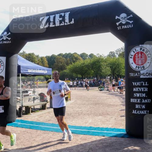 08.09.2024 - Stadtparktriathlon Luisa Fischer http://msf.ph/oto/7036903 08.09.2024 11:39:43 Ziel 380, 384, 406, 419 meine-sportfotos.de