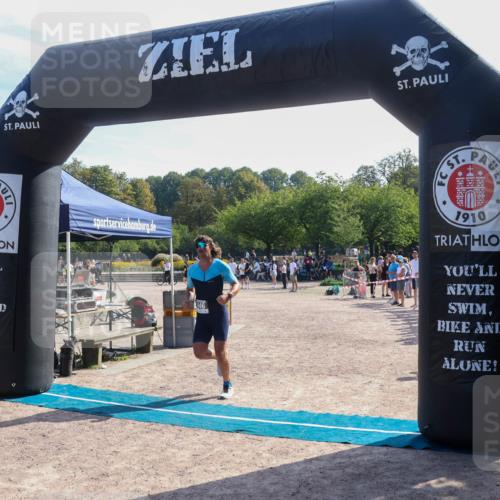 08.09.2024 - Stadtparktriathlon Luisa Fischer http://msf.ph/oto/7036906 08.09.2024 11:39:52 Ziel 446 meine-sportfotos.de