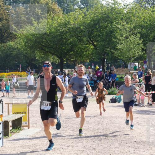 08.09.2024 - Stadtparktriathlon Luisa Fischer http://msf.ph/oto/7036910 08.09.2024 11:40:00 Ziel 371, 439 meine-sportfotos.de