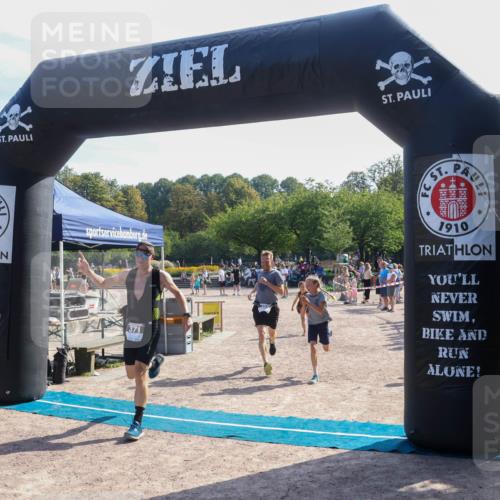 08.09.2024 - Stadtparktriathlon Luisa Fischer http://msf.ph/oto/7036913 08.09.2024 11:40:01 Ziel 371, 439 meine-sportfotos.de