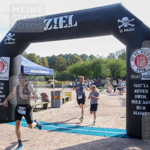 08.09.2024 - Stadtparktriathlon Luisa Fischer http://msf.ph/oto/7036914 08.09.2024 11:40:01 Ziel 371, 439 meine-sportfotos.de