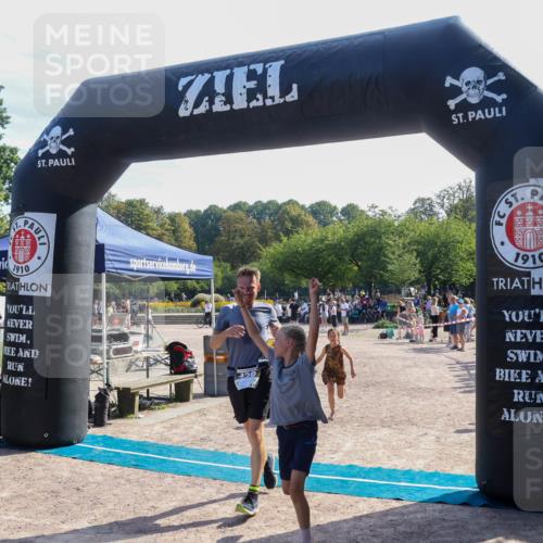 08.09.2024 - Stadtparktriathlon Luisa Fischer http://msf.ph/oto/7036916 08.09.2024 11:40:02 Ziel 371, 439 meine-sportfotos.de