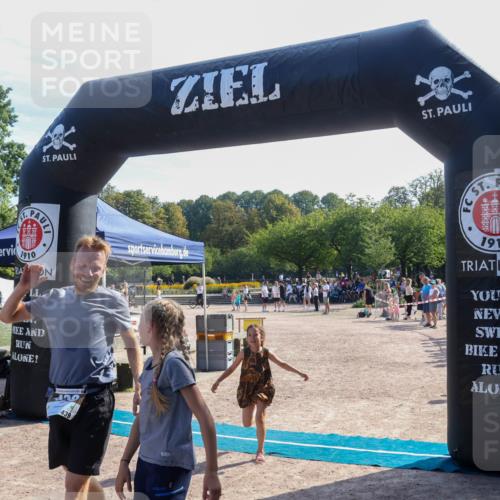 08.09.2024 - Stadtparktriathlon Luisa Fischer http://msf.ph/oto/7036918 08.09.2024 11:40:03 Ziel 371, 439 meine-sportfotos.de