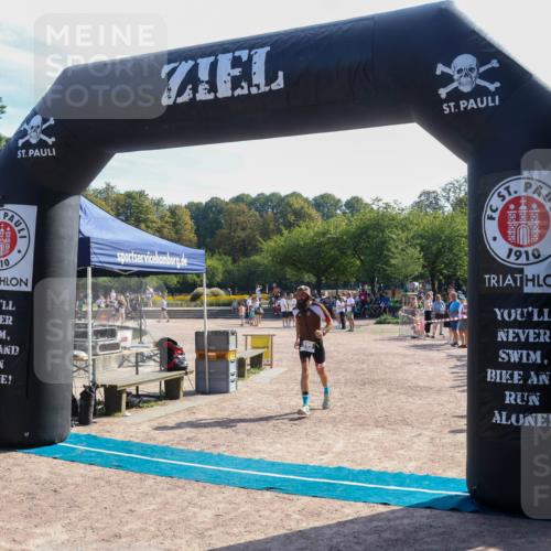 08.09.2024 - Stadtparktriathlon Luisa Fischer http://msf.ph/oto/7036926 08.09.2024 11:40:29 Ziel 399 meine-sportfotos.de