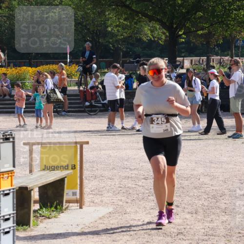08.09.2024 - Stadtparktriathlon Luisa Fischer http://msf.ph/oto/7036927 08.09.2024 11:40:46 Ziel 345, 452 meine-sportfotos.de