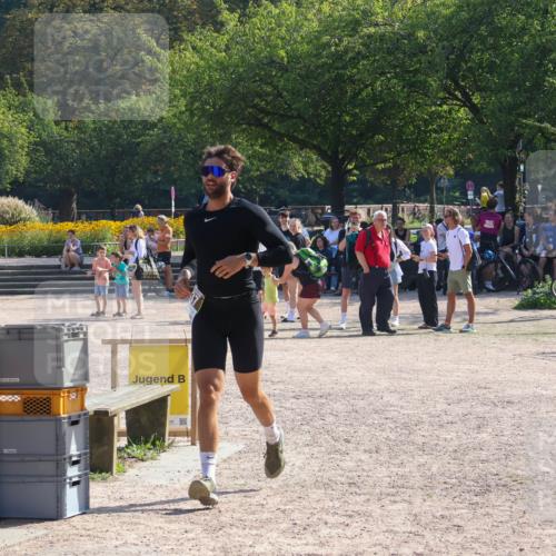 08.09.2024 - Stadtparktriathlon Luisa Fischer http://msf.ph/oto/7036940 08.09.2024 11:41:04 Ziel 437 meine-sportfotos.de
