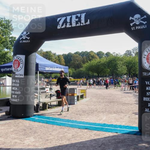 08.09.2024 - Stadtparktriathlon Luisa Fischer http://msf.ph/oto/7036941 08.09.2024 11:41:05 Ziel 437 meine-sportfotos.de