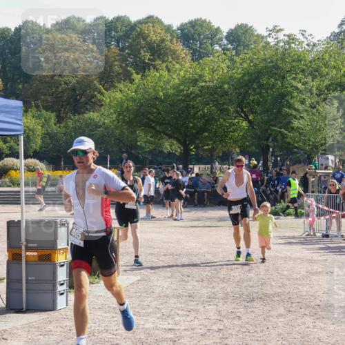 08.09.2024 - Stadtparktriathlon Luisa Fischer http://msf.ph/oto/7036949 08.09.2024 11:41:15 Ziel 265, 392, 405, 416 meine-sportfotos.de