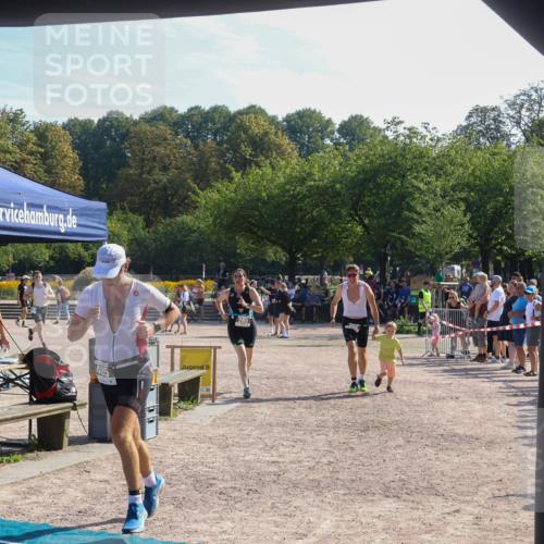 08.09.2024 - Stadtparktriathlon Luisa Fischer http://msf.ph/oto/7036950 08.09.2024 11:41:16 Ziel 265, 392, 405, 416 meine-sportfotos.de