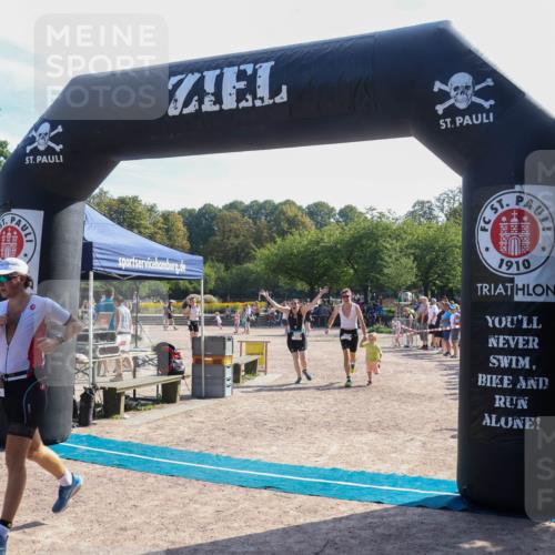 08.09.2024 - Stadtparktriathlon Luisa Fischer http://msf.ph/oto/7036952 08.09.2024 11:41:17 Ziel 265, 392, 405, 416 meine-sportfotos.de
