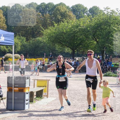 08.09.2024 - Stadtparktriathlon Luisa Fischer http://msf.ph/oto/7036953 08.09.2024 11:41:17 Ziel 265, 392, 405, 416 meine-sportfotos.de