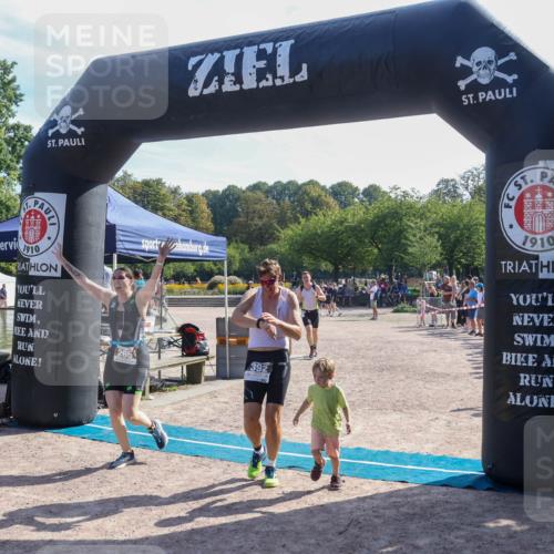 08.09.2024 - Stadtparktriathlon Luisa Fischer http://msf.ph/oto/7036959 08.09.2024 11:41:19 Ziel 265, 392, 405, 416 meine-sportfotos.de