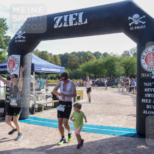08.09.2024 - Stadtparktriathlon Luisa Fischer http://msf.ph/oto/7036960 08.09.2024 11:41:20 Ziel 265, 392, 405, 416 meine-sportfotos.de