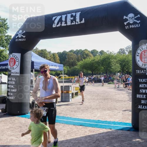 08.09.2024 - Stadtparktriathlon Luisa Fischer http://msf.ph/oto/7036962 08.09.2024 11:41:20 Ziel 265, 392, 405, 416 meine-sportfotos.de