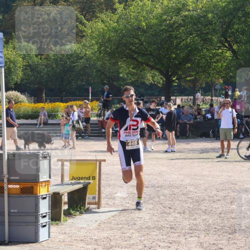 08.09.2024 - Stadtparktriathlon Luisa Fischer http://msf.ph/oto/7036968 08.09.2024 11:41:31 Ziel 448 meine-sportfotos.de