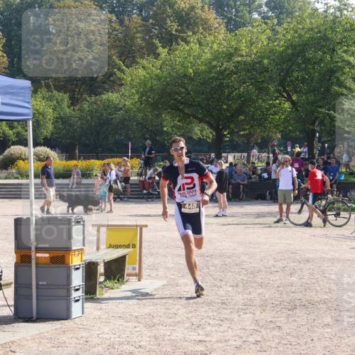 08.09.2024 - Stadtparktriathlon Luisa Fischer http://msf.ph/oto/7036969 08.09.2024 11:41:31 Ziel 448 meine-sportfotos.de