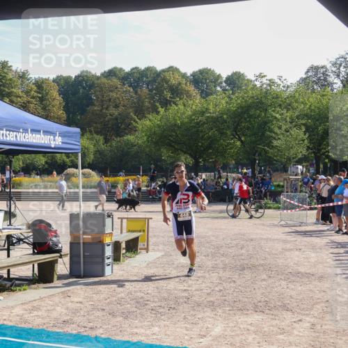 08.09.2024 - Stadtparktriathlon Luisa Fischer http://msf.ph/oto/7036971 08.09.2024 11:41:32 Ziel 448 meine-sportfotos.de