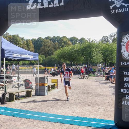 08.09.2024 - Stadtparktriathlon Luisa Fischer http://msf.ph/oto/7036972 08.09.2024 11:41:32 Ziel 448 meine-sportfotos.de
