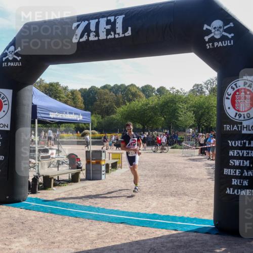 08.09.2024 - Stadtparktriathlon Luisa Fischer http://msf.ph/oto/7036973 08.09.2024 11:41:32 Ziel 448 meine-sportfotos.de