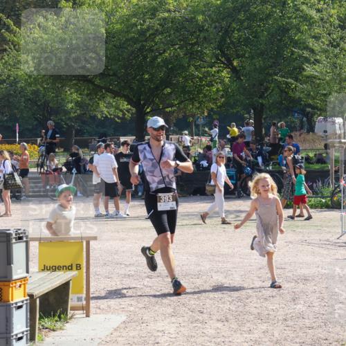 08.09.2024 - Stadtparktriathlon Luisa Fischer http://msf.ph/oto/7036976 08.09.2024 11:41:51 Ziel 393 meine-sportfotos.de