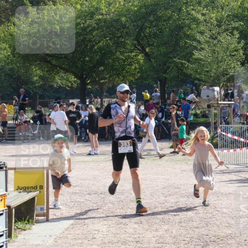 08.09.2024 - Stadtparktriathlon Luisa Fischer http://msf.ph/oto/7036977 08.09.2024 11:41:52 Ziel 393 meine-sportfotos.de