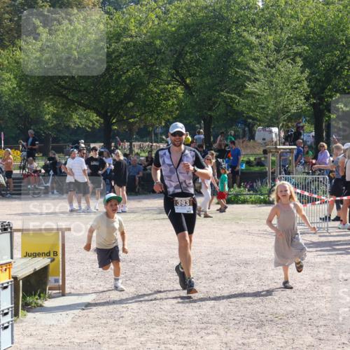 08.09.2024 - Stadtparktriathlon Luisa Fischer http://msf.ph/oto/7036978 08.09.2024 11:41:52 Ziel 393 meine-sportfotos.de