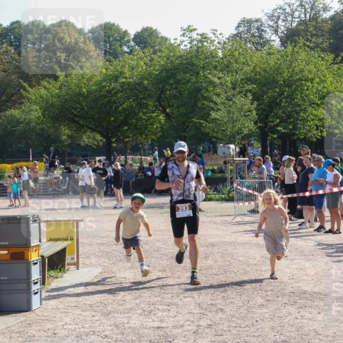 08.09.2024 - Stadtparktriathlon Luisa Fischer http://msf.ph/oto/7036980 08.09.2024 11:41:52 Ziel 393 meine-sportfotos.de