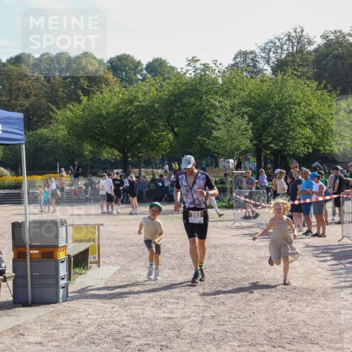 08.09.2024 - Stadtparktriathlon Luisa Fischer http://msf.ph/oto/7036981 08.09.2024 11:41:53 Ziel 393 meine-sportfotos.de