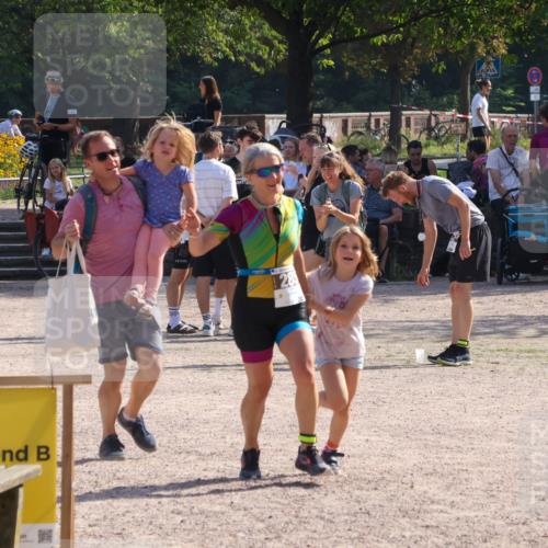 08.09.2024 - Stadtparktriathlon Luisa Fischer http://msf.ph/oto/7036986 08.09.2024 11:42:04 Ziel 285, 440 meine-sportfotos.de