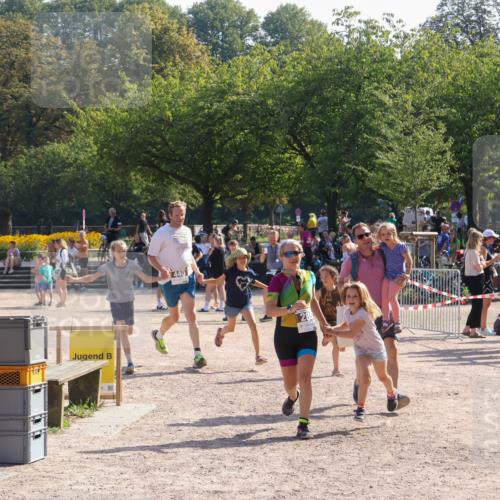 08.09.2024 - Stadtparktriathlon Luisa Fischer http://msf.ph/oto/7036993 08.09.2024 11:42:06 Ziel 285, 440 meine-sportfotos.de