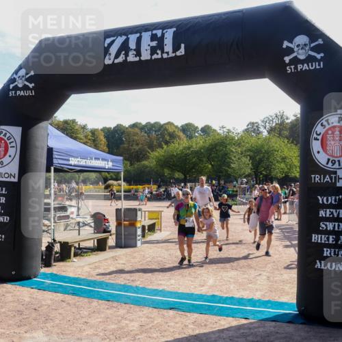 08.09.2024 - Stadtparktriathlon Luisa Fischer http://msf.ph/oto/7036998 08.09.2024 11:42:07 Ziel 285, 440 meine-sportfotos.de