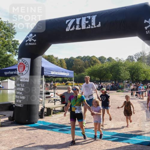 08.09.2024 - Stadtparktriathlon Luisa Fischer http://msf.ph/oto/7037003 08.09.2024 11:42:09 Ziel 285, 440 meine-sportfotos.de