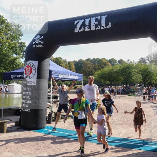 08.09.2024 - Stadtparktriathlon Luisa Fischer http://msf.ph/oto/7037004 08.09.2024 11:42:09 Ziel 285, 440 meine-sportfotos.de