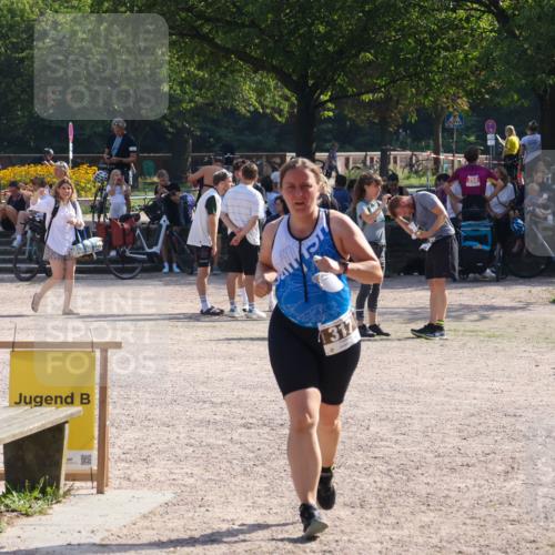08.09.2024 - Stadtparktriathlon Luisa Fischer http://msf.ph/oto/7037010 08.09.2024 11:42:20 Ziel 317 meine-sportfotos.de