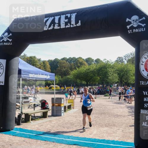 08.09.2024 - Stadtparktriathlon Luisa Fischer http://msf.ph/oto/7037015 08.09.2024 11:42:22 Ziel 317, 395 meine-sportfotos.de