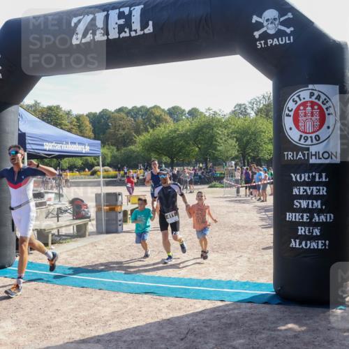 08.09.2024 - Stadtparktriathlon Luisa Fischer http://msf.ph/oto/7037020 08.09.2024 11:42:28 Ziel 317, 360, 395, 411, 450 meine-sportfotos.de