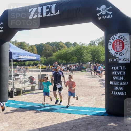 08.09.2024 - Stadtparktriathlon Luisa Fischer http://msf.ph/oto/7037021 08.09.2024 11:42:29 Ziel 317, 360, 395, 411, 450 meine-sportfotos.de