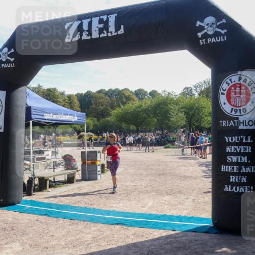 08.09.2024 - Stadtparktriathlon Luisa Fischer http://msf.ph/oto/7037026 08.09.2024 11:42:33 Ziel 360, 395, 411, 450 meine-sportfotos.de