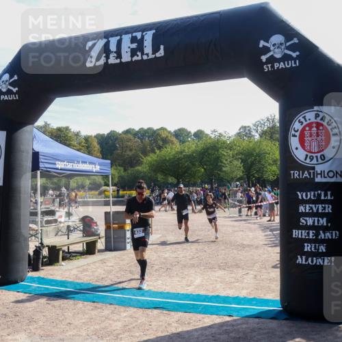 08.09.2024 - Stadtparktriathlon Luisa Fischer http://msf.ph/oto/7037029 08.09.2024 11:42:42 Ziel 385, 432 meine-sportfotos.de